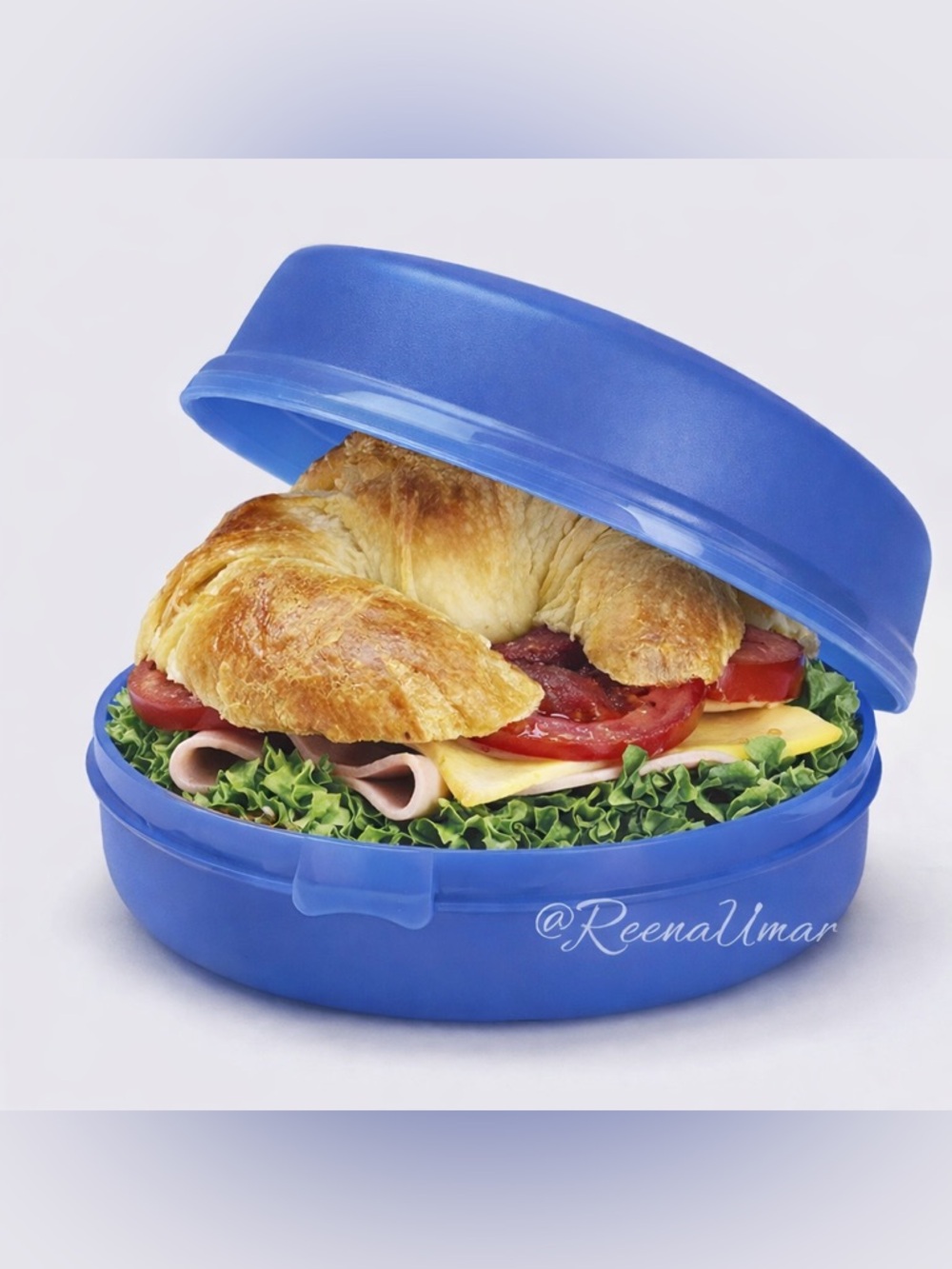 Vintage Tupperware Round Blue Bagel/Salad/Sandwich Keeper